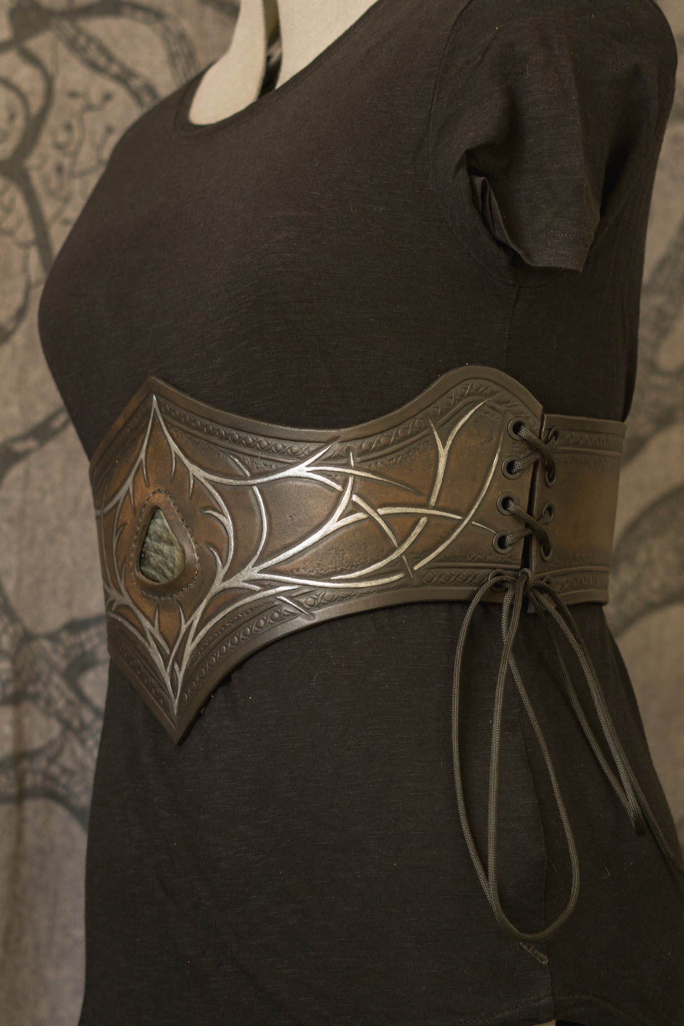 Dark elven belt with labradorite stone
