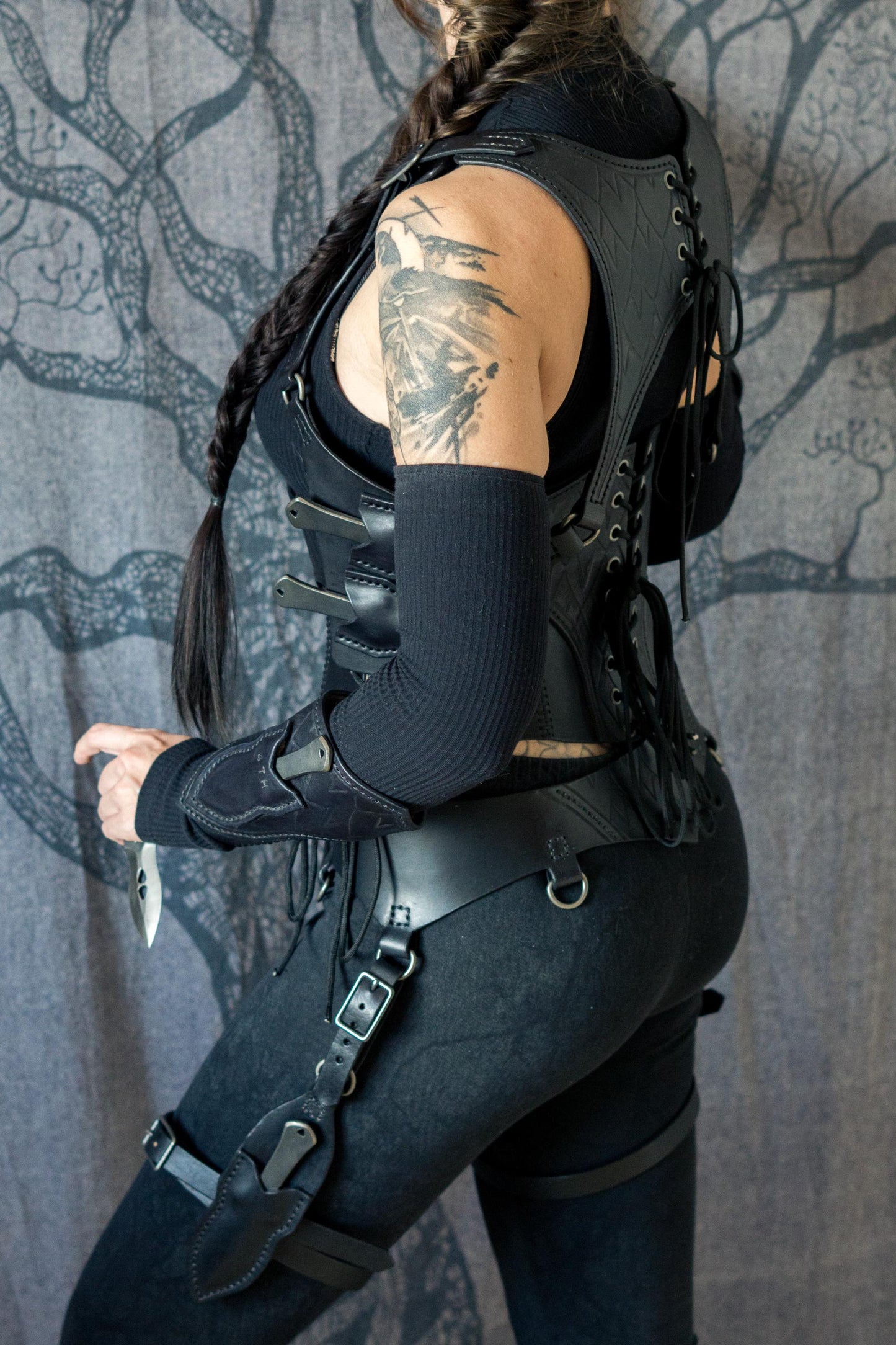 Bracers with knife sheath - Dragon rider armour